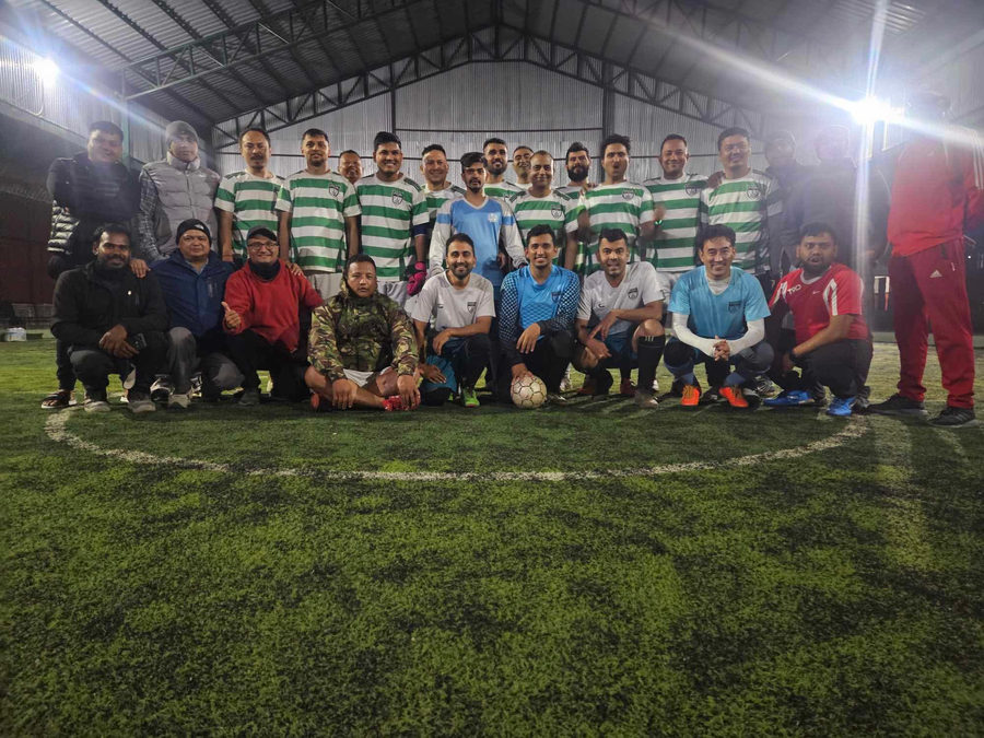 On the court — full squad